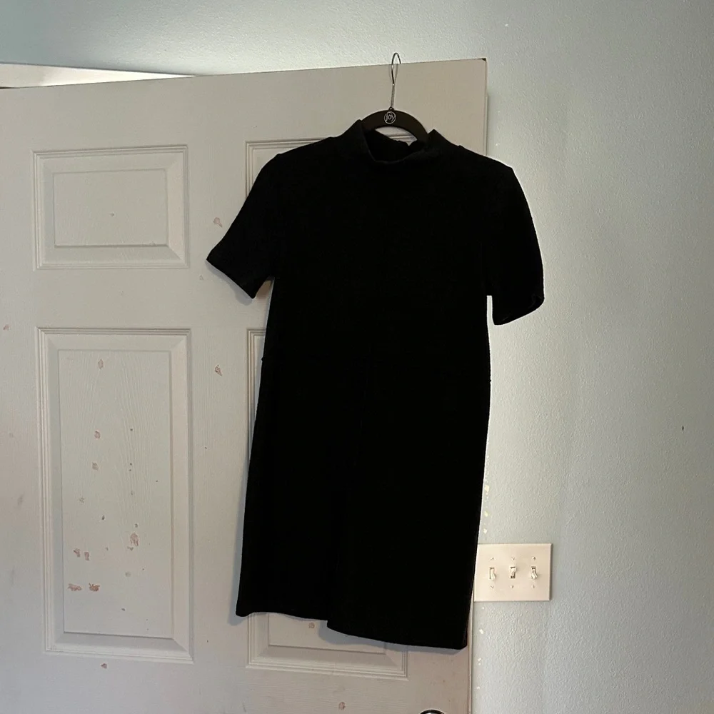 Elegant Gray Women's Dress - Picture 3 of 4